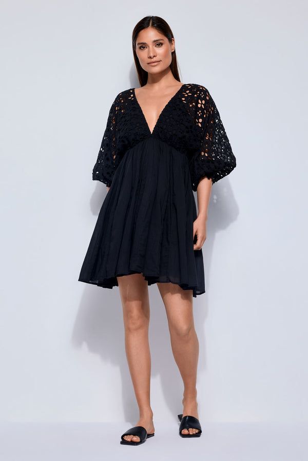 VESTIDO DE ENCAJE FINO